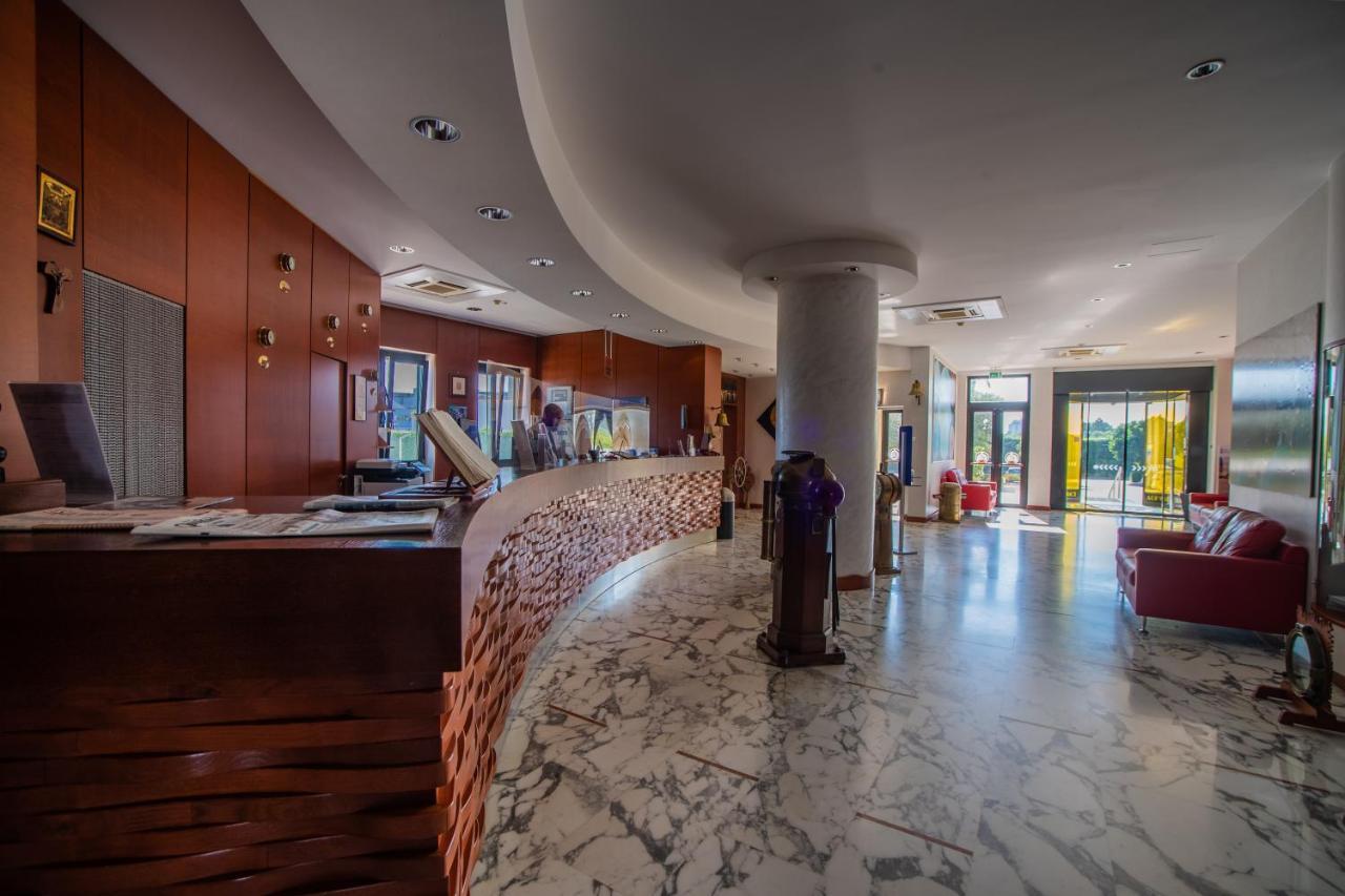 Best Western Hotel Nettuno Бриндизи Экстерьер фото